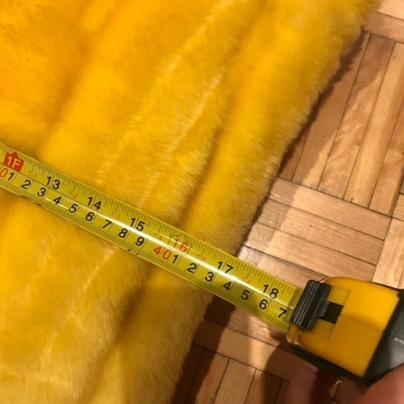 Home decor faux fur pillows nwot​​​​​​​​ - Picture 4 of 6